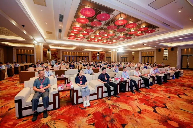 Komeleya Pîşesaziya Structure Steel Shandong Çar Konferans & Pêşangeh Teknolojiya Nû Qonax dike